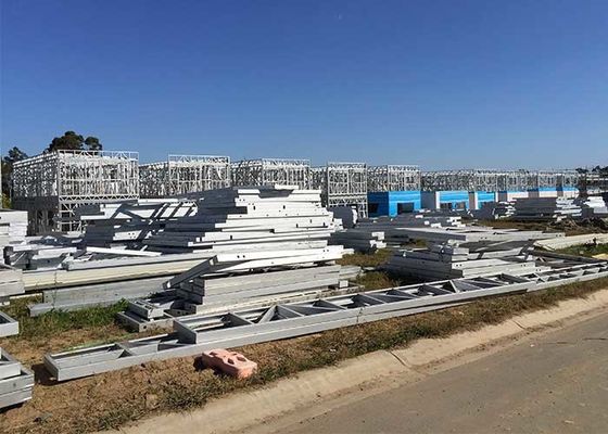 โปรโมเทิร์น Prefab ไลท์สแตนเลสโครงสร้างบ้าน วิลล่า อพาร์ทเมนต์หลังคา EPS แซนวิชแพนล สําหรับการอาศัย
