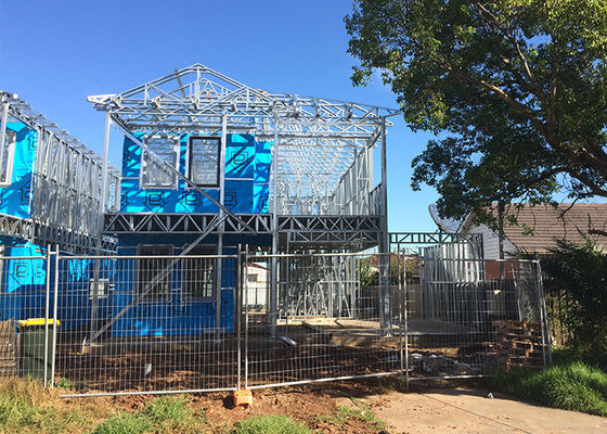 บ้านเหล็กเบาสำเร็จรูปทันสมัยสีขาว โครงสร้างเหล็ก DEEPBLUE